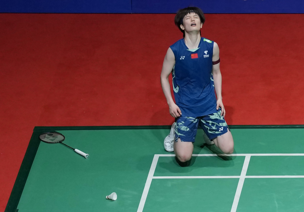 凭借坚韧的 凭借坚韧的