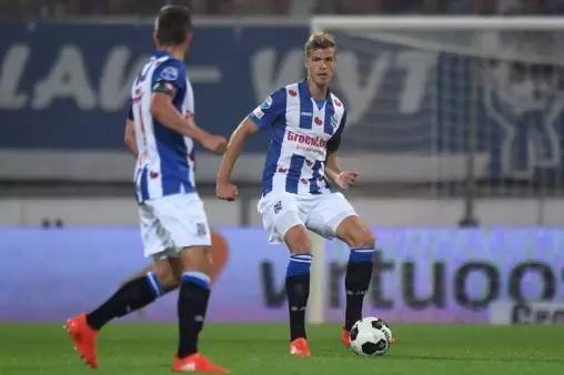 能以轻松姿 能以轻松姿