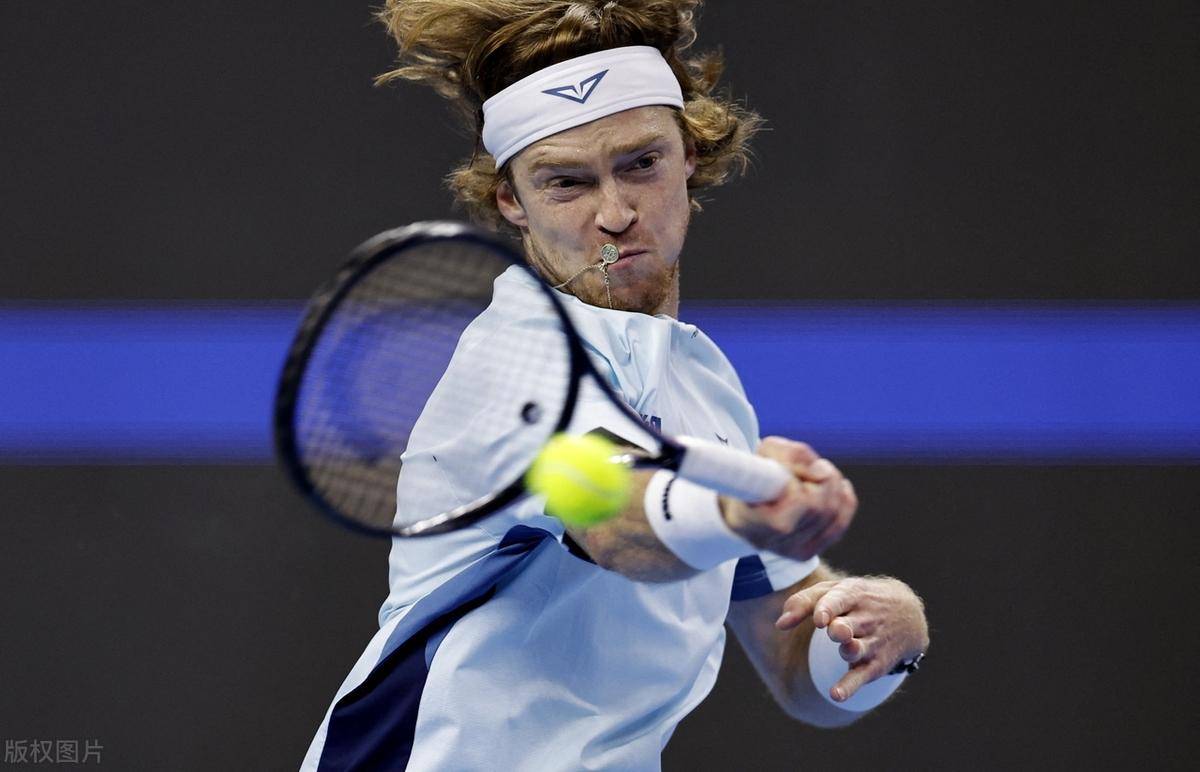 三是传二垒 三是传二垒