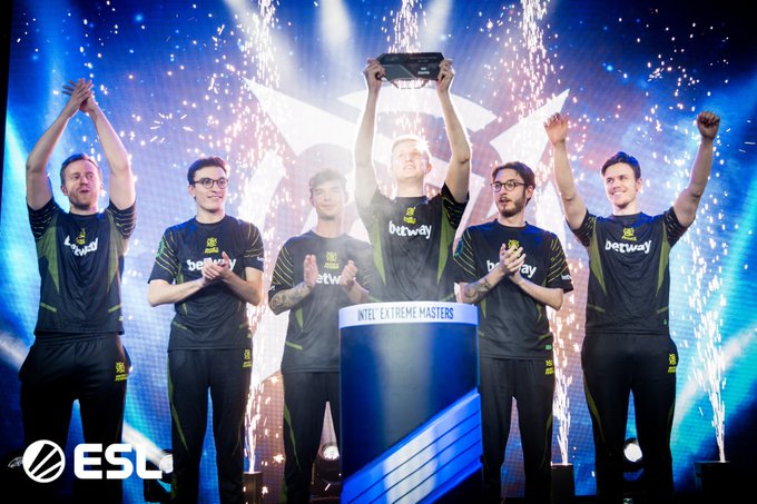 此后通过两 此后通过两