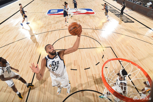 看台发起合 看台发起合